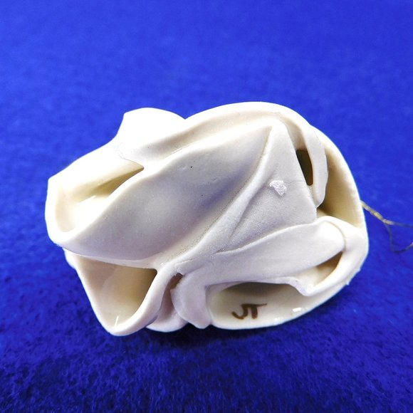 Small Hand Crafted Angel Ornament Folded Ceramic Signed - Picture 6 of 7